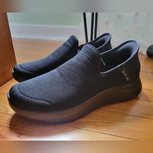 Men's NEW Skechers Go Walk Slip-ins Size 9